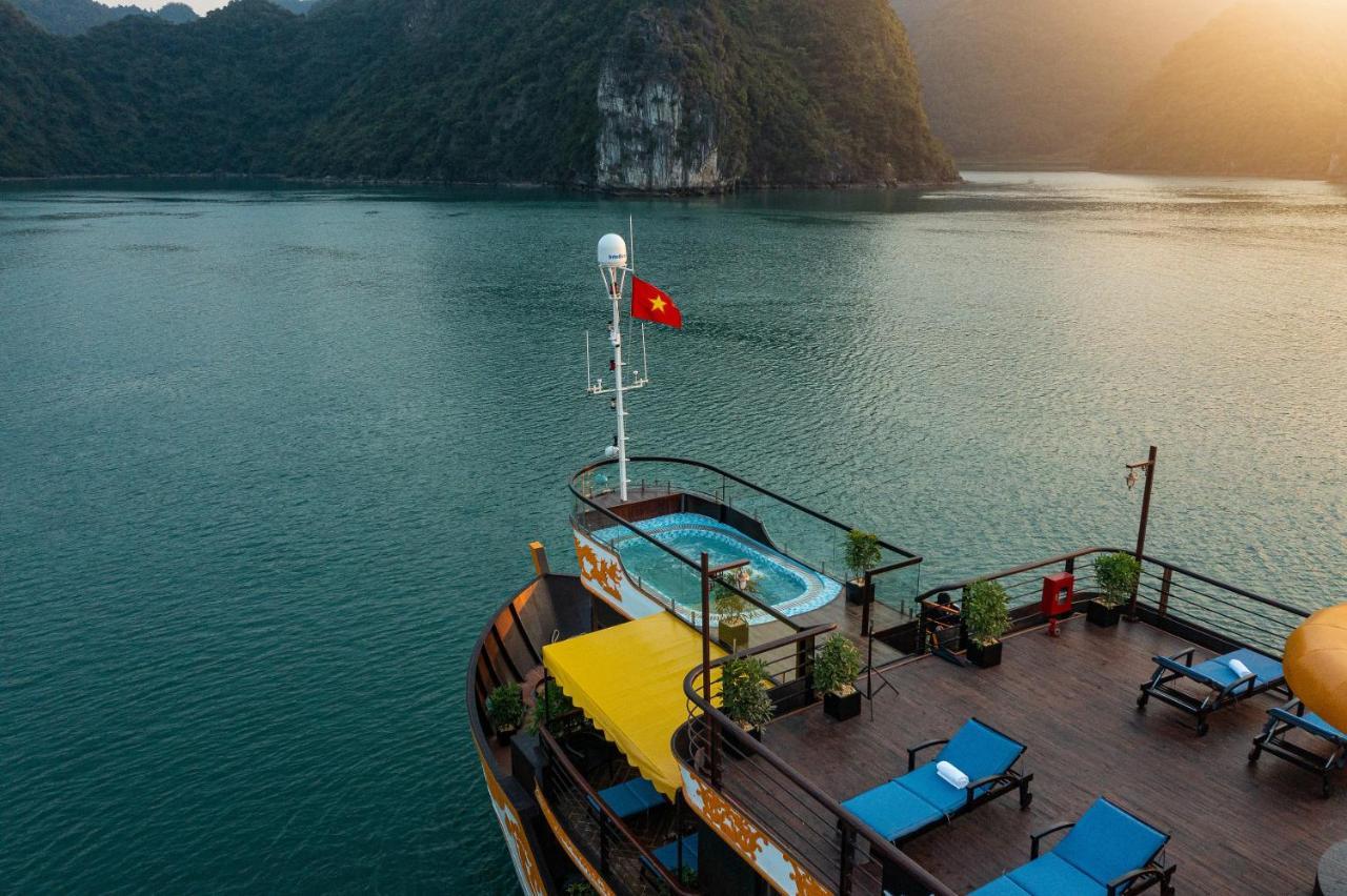Nostalgia Halong Cruise Hotel Ha Long Exterior photo