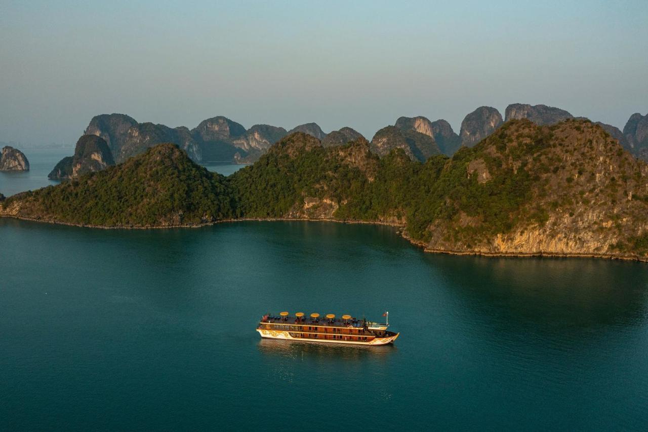 Nostalgia Halong Cruise Hotel Ha Long Exterior photo