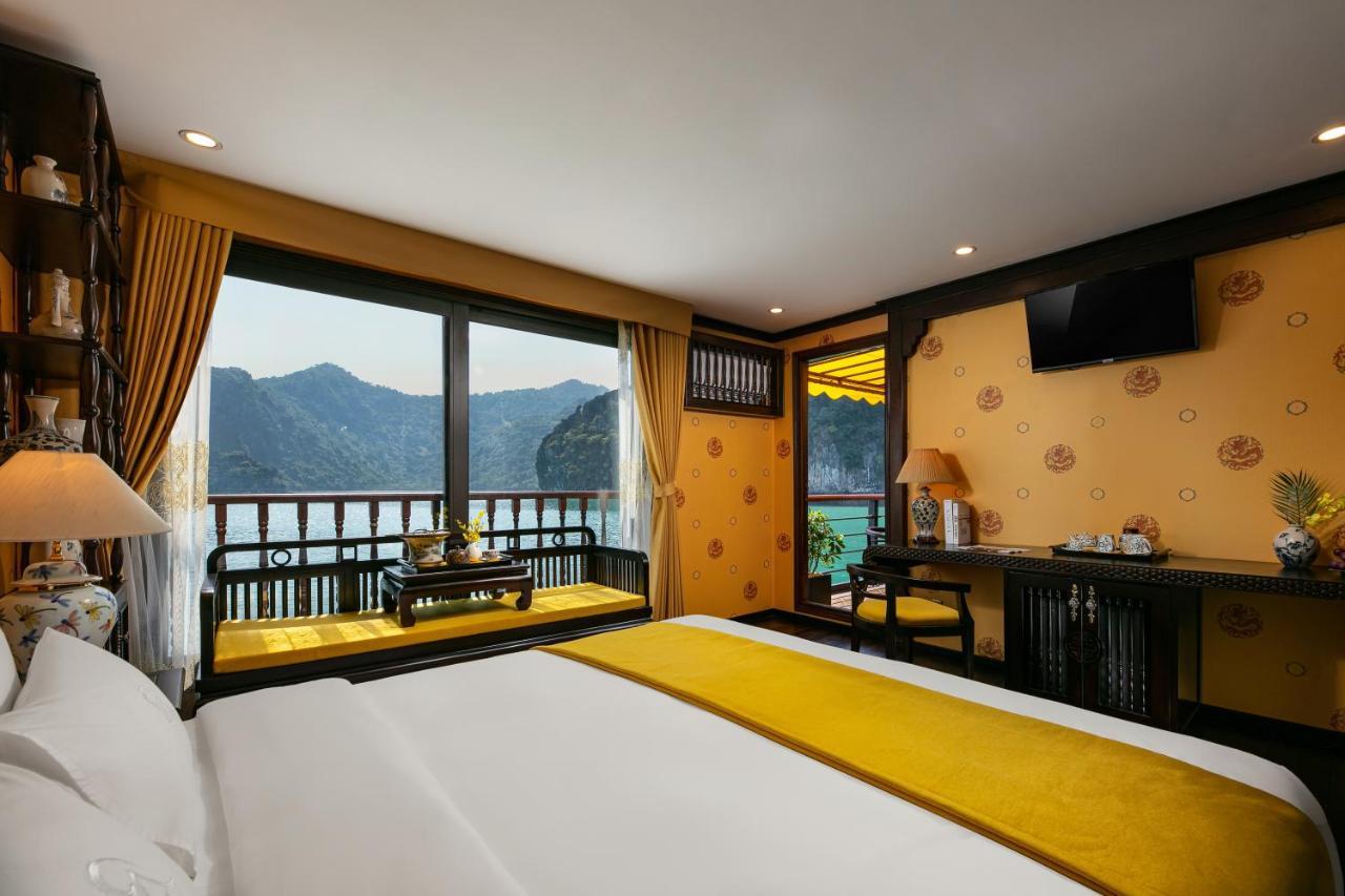 Nostalgia Halong Cruise Hotel Ha Long Exterior photo