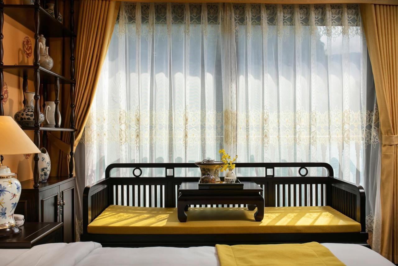 Nostalgia Halong Cruise Hotel Ha Long Exterior photo