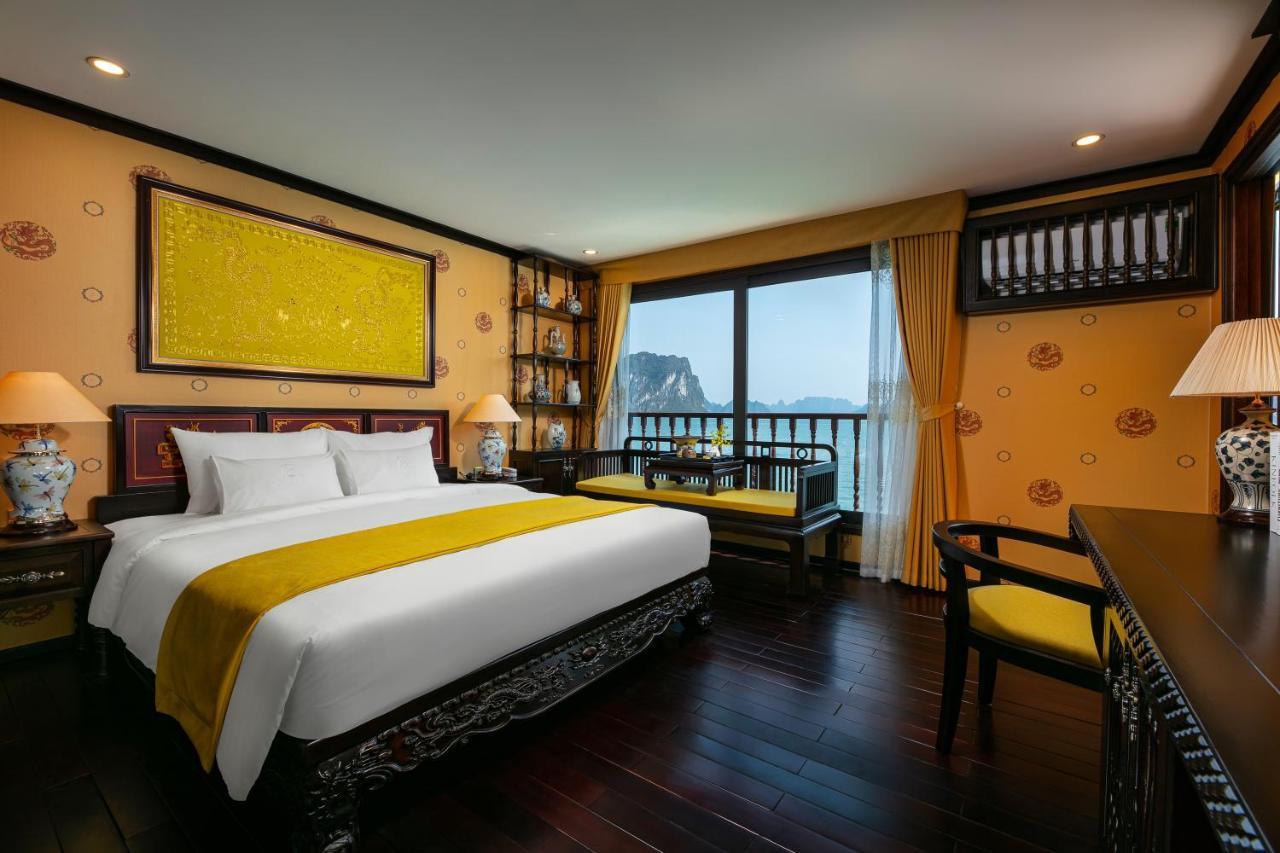 Nostalgia Halong Cruise Hotel Ha Long Exterior photo