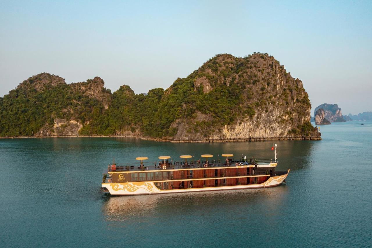 Nostalgia Halong Cruise Hotel Ha Long Exterior photo