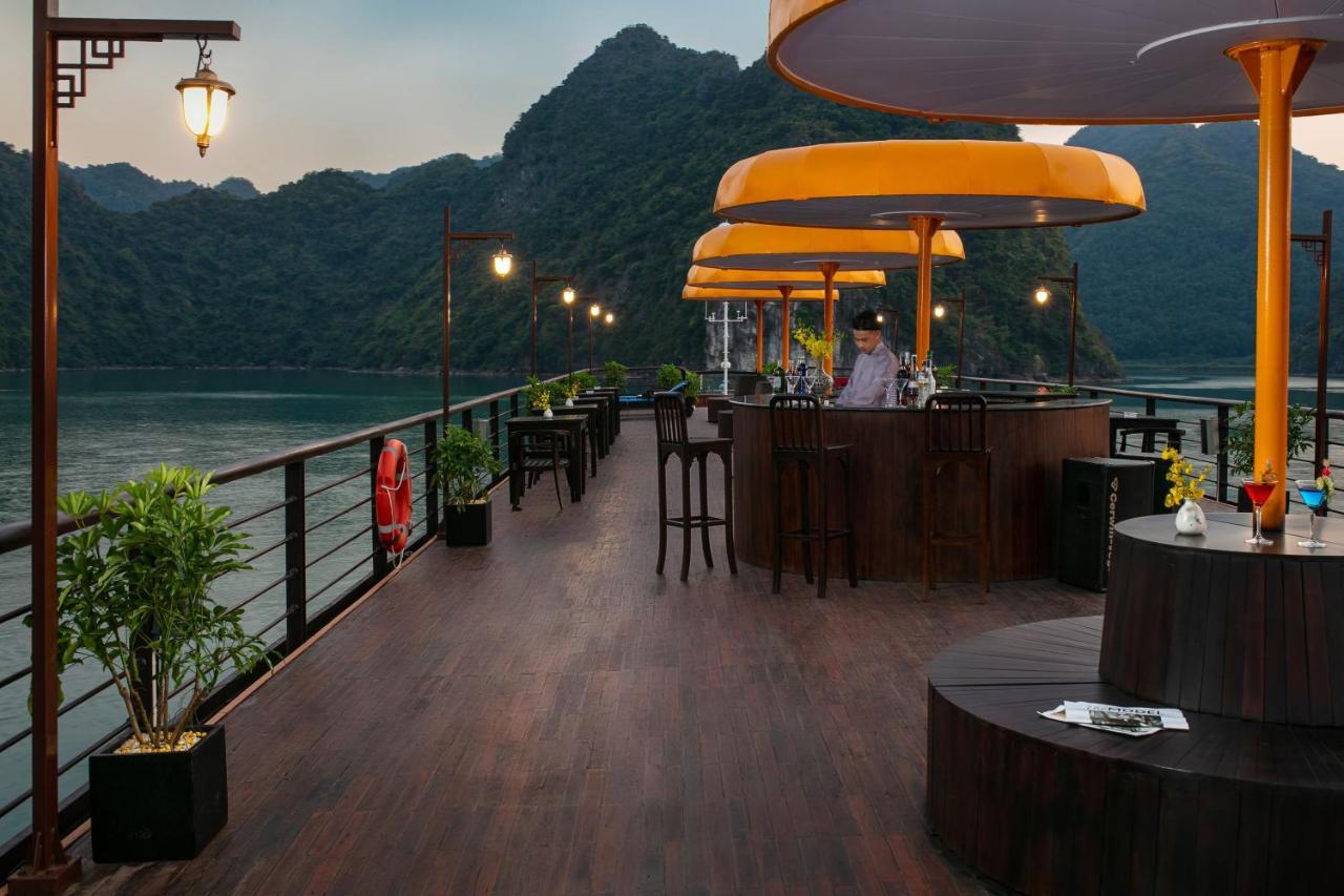 Nostalgia Halong Cruise Hotel Ha Long Exterior photo