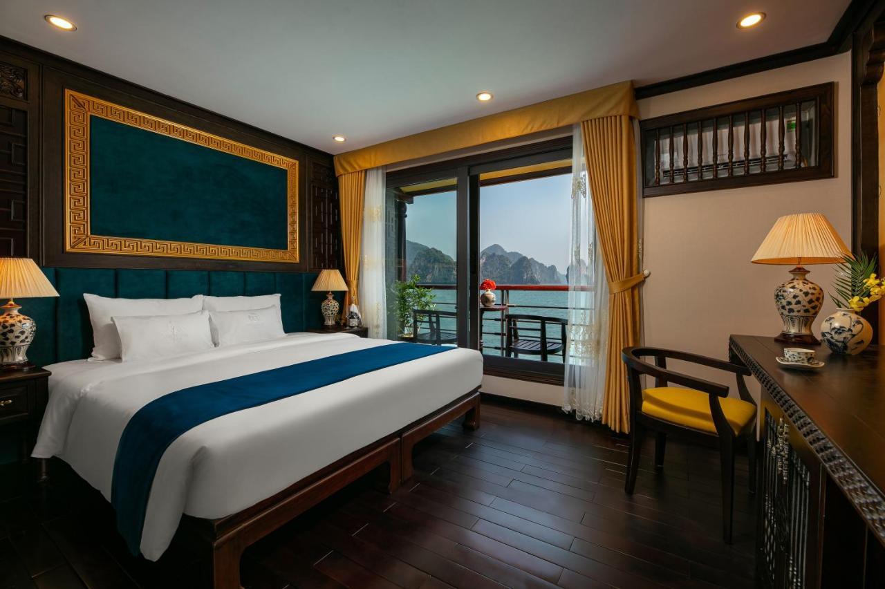 Nostalgia Halong Cruise Hotel Ha Long Exterior photo