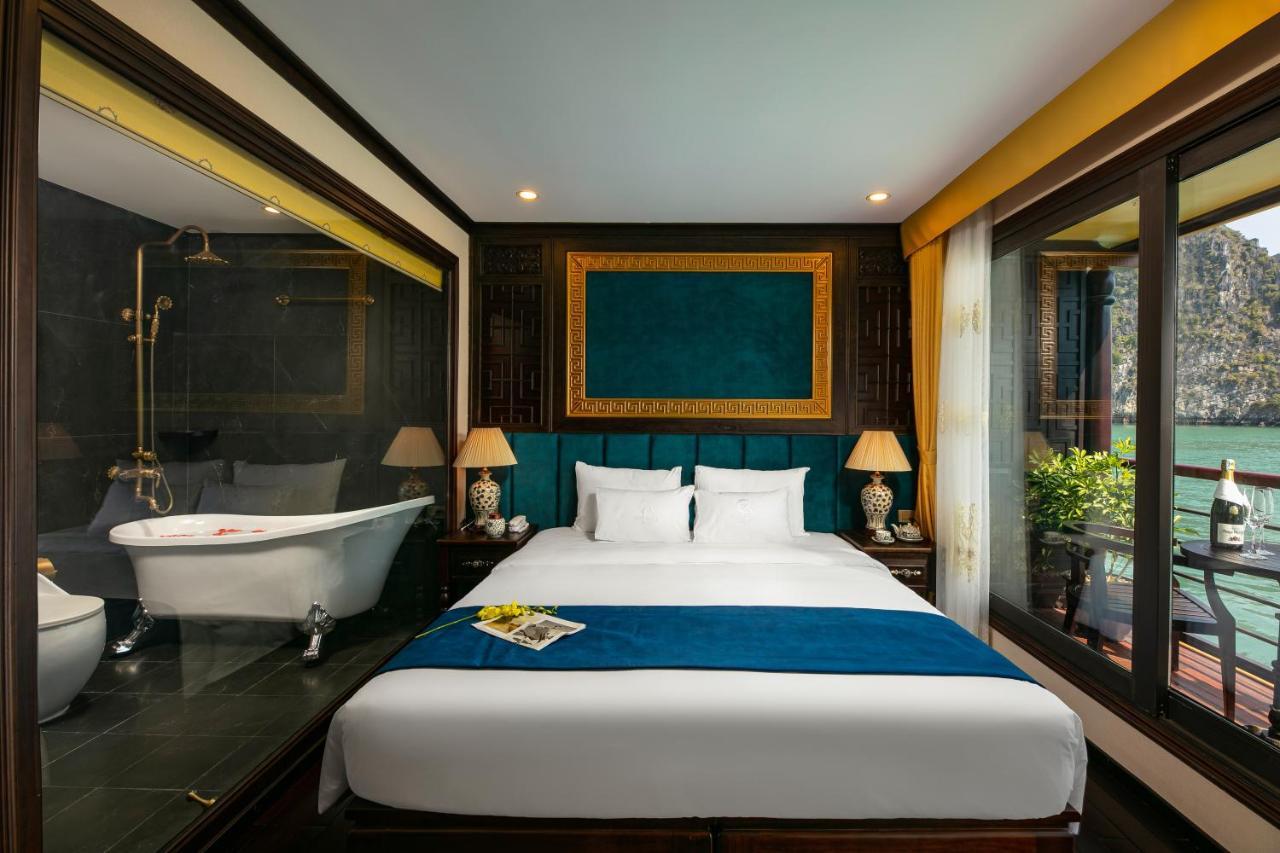Nostalgia Halong Cruise Hotel Ha Long Exterior photo